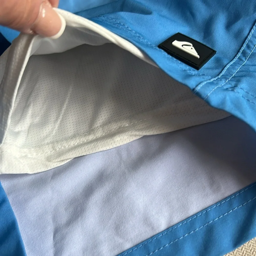 NWOT QuikSliver Men's Two-Tone Blue Swim BoardShorts‎ with liner Size L